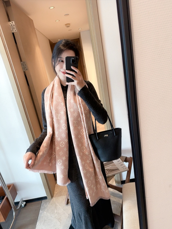 ブランドマフラー正面デザイン